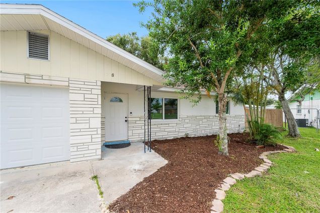 208 66th Street Court E BRADENTON, FL House Active - Photo 1 of 31. Opens carousel modal