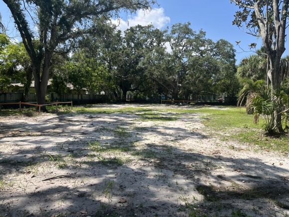 825 S Lime Avenue SARASOTA, FL Plot of land Active - Photo 1 of 4. Opens carousel modal