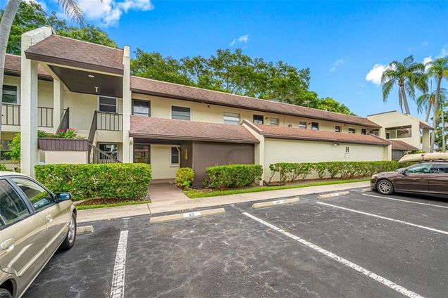 1100 E Bay Drive Unit 82 LARGO, FL Condo Active - Photo 1 of 24. Opens carousel modal