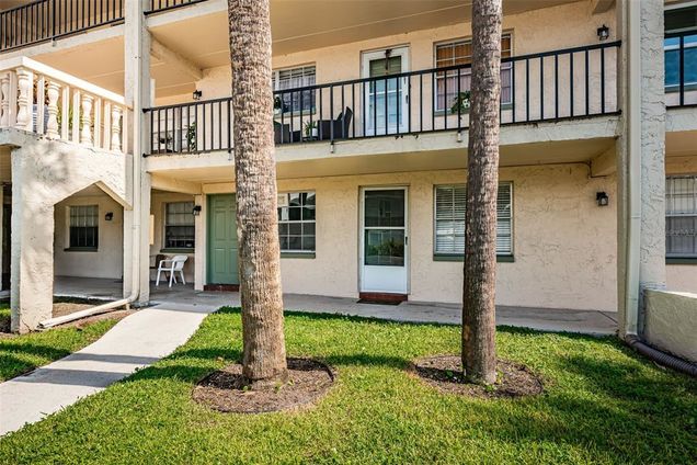 11720 Park Boulevard Unit 107