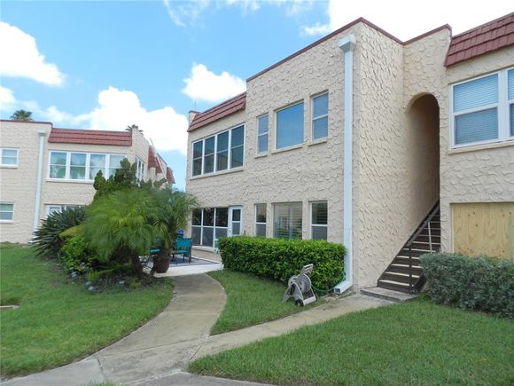108 Dogwood Circle Unit 108 SEMINOLE, FL Condo Active - Photo 1 of 54. Opens carousel modal