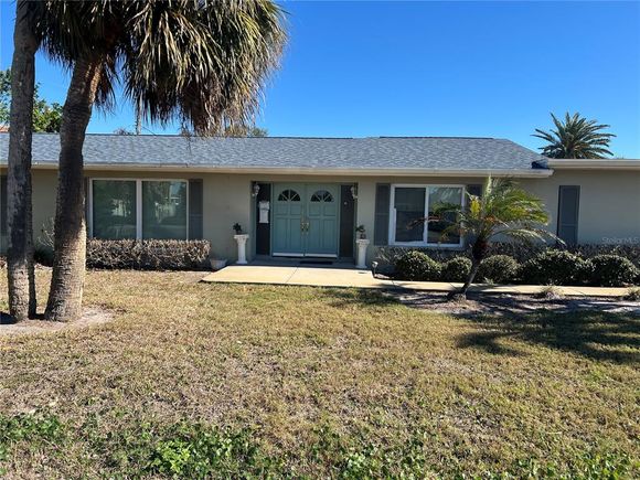 1401 Gulf Boulevard BELLEAIR BEACH, FL House Active - Photo 1 of 25. Opens carousel modal