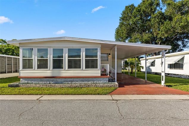 245 Pelican Drive N
