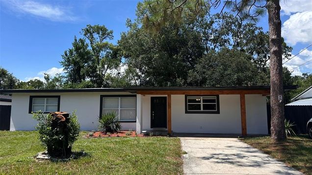125 Arkwright Drive TAMPA, FL House Active - Photo 1 of 60. Opens carousel modal