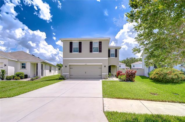 1382 Crescent Hoop Way