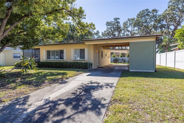 10256 51st Avenue N ST PETERSBURG, FL House Active - Photo 1 of 21. Opens carousel modal