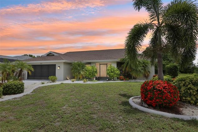 1812 New Bedford Drive SUN CITY CENTER, FL House Active - Photo 1 of 72. Opens carousel modal