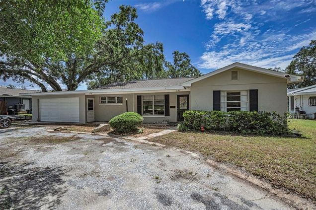 892 Seminole Boulevard TARPON SPRINGS, FL House Active - Photo 1 of 34. Opens carousel modal