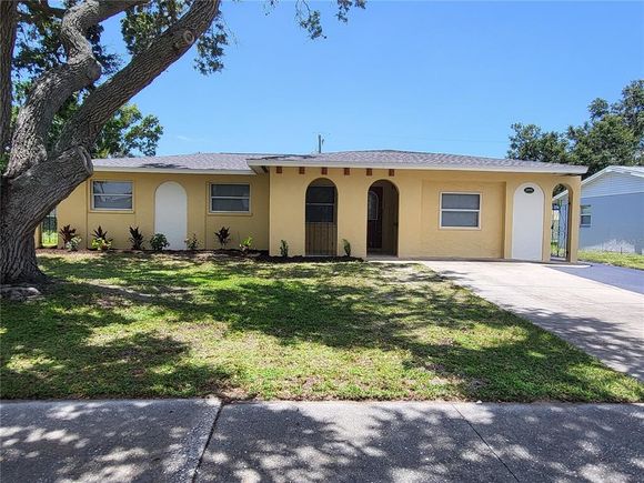 1059 Venetian Parkway VENICE, FL House Active - Photo 1 of 25. Opens carousel modal