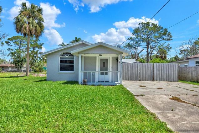 5151 Behms Court PORT RICHEY, FL House Active - Photo 1 of 26. Opens carousel modal