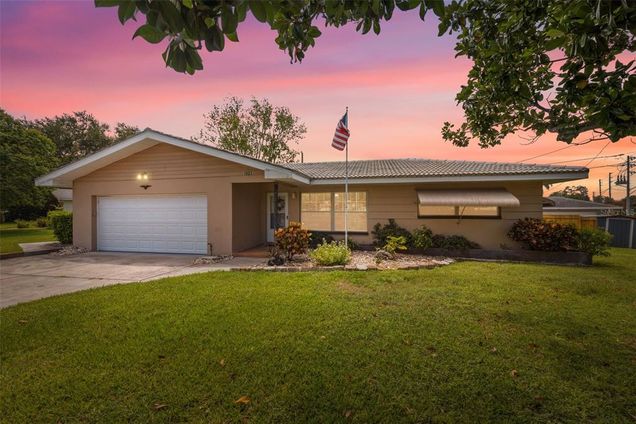 1801 Redcoat Lane CLEARWATER, FL House Active - Photo 1 of 26. Opens carousel modal