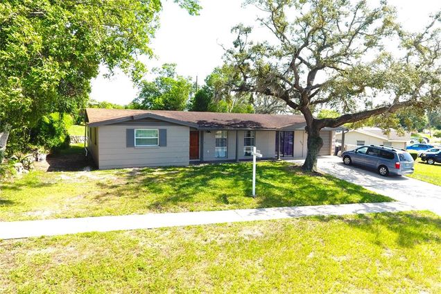 5404 Front Drive HOLIDAY, FL House Active - Photo 1 of 68. Opens carousel modal
