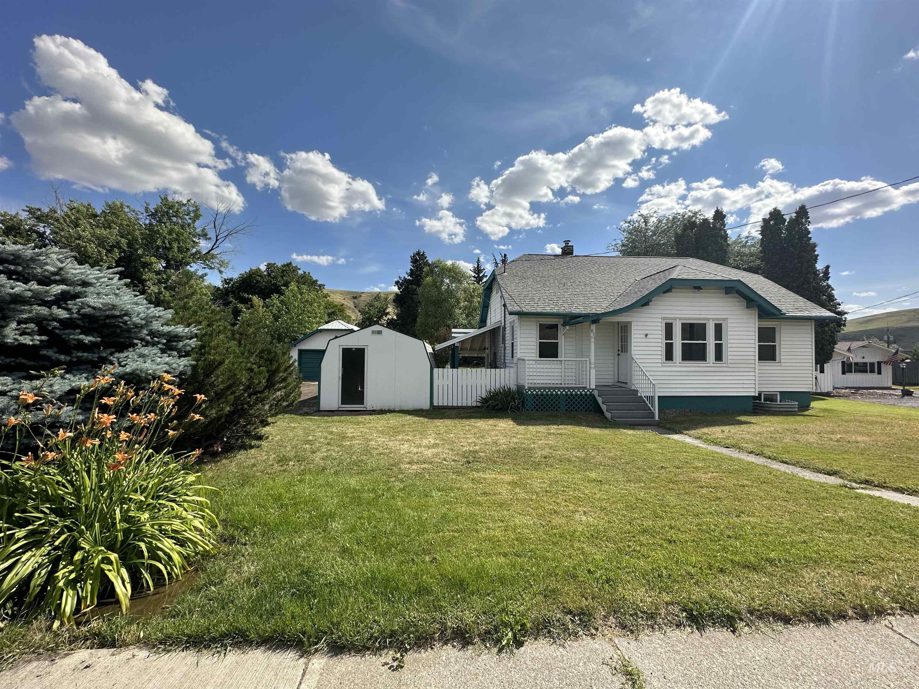 80 W Main St  