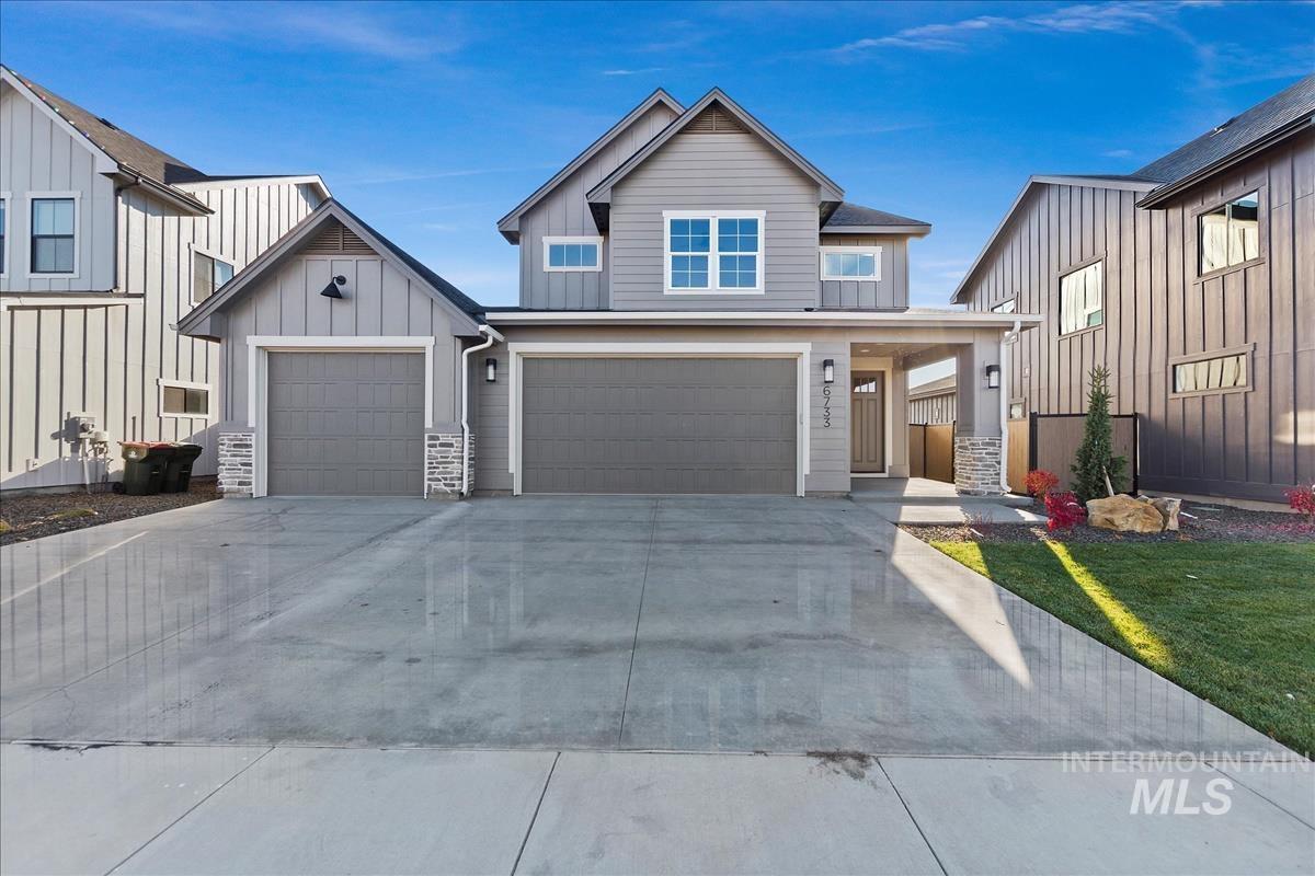 6733 W Mattawa Dr  