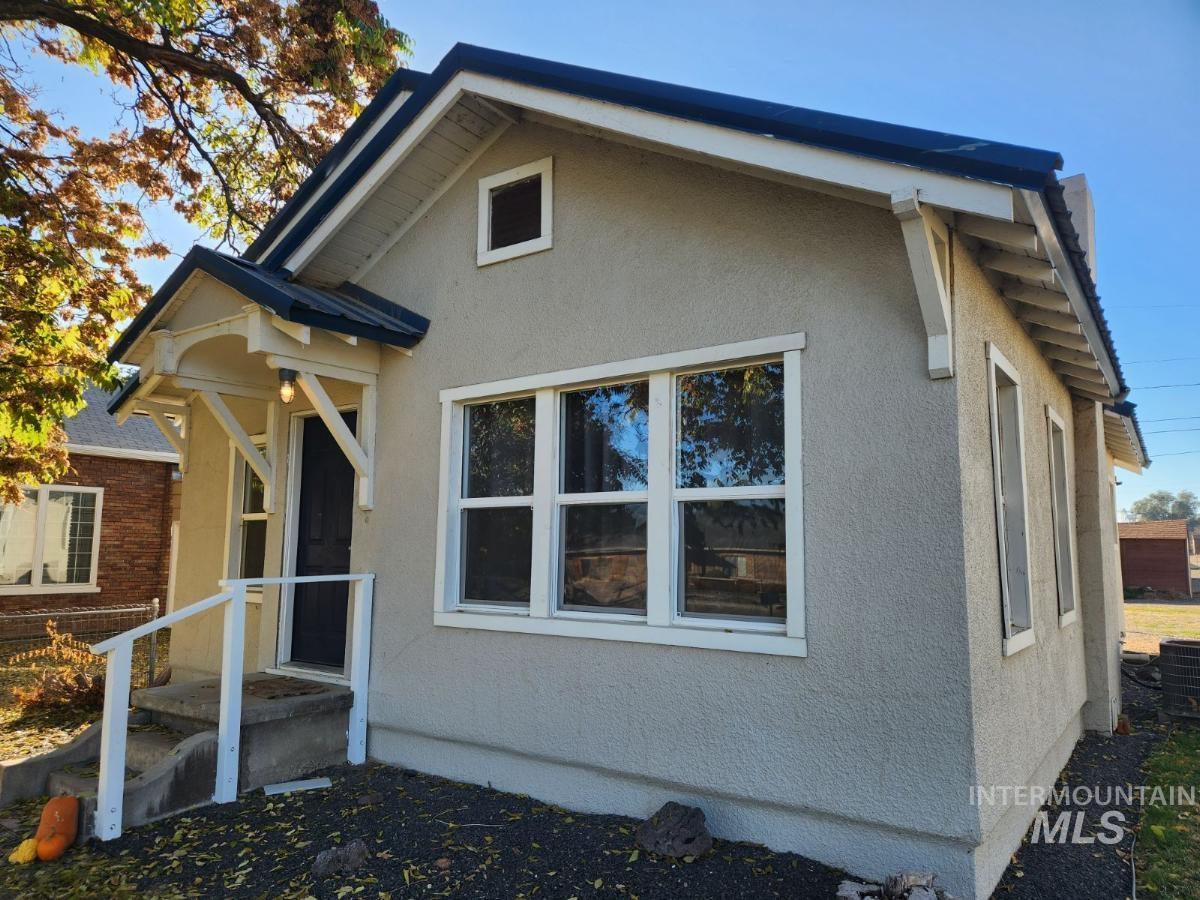 213 Ehrgood Ave  