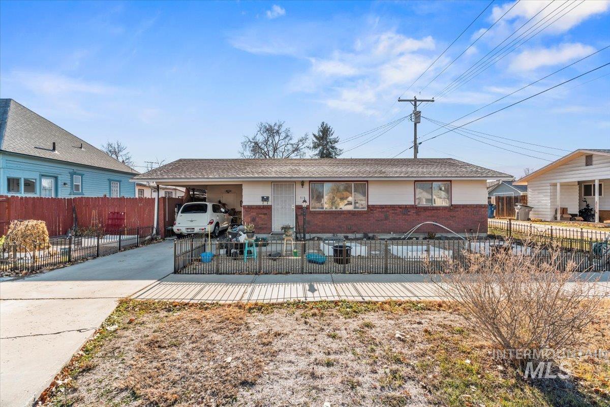 915 E Roosevelt Ave  