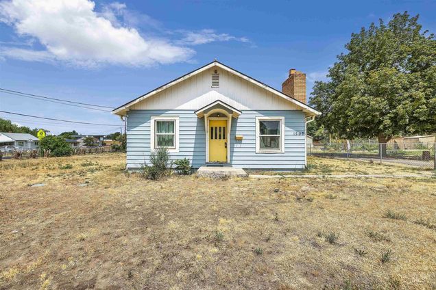 1909 Elizabeth Blvd Twin Falls, ID House Sold - Photo 1 of 33. Opens carousel modal