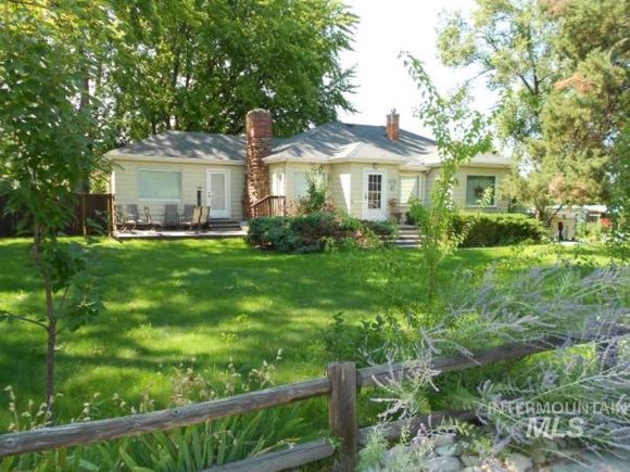 1119 N Eagle Rd Eagle, ID House Active - Photo 1 of 11. Opens carousel modal
