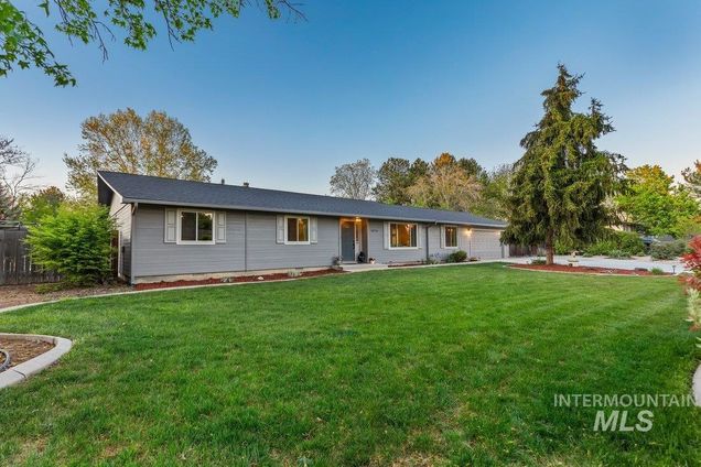 10776 W Smoke Ranch