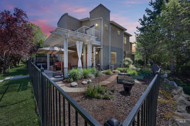 316 E Water Pocket Ln Garden City, ID Townhouse Sold - Photo 1 of 35. Opens carousel modal