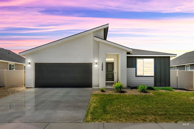 15639 Patriot Ave