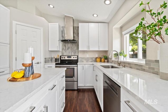 5912 S Snowdrop Pl Boise, ID House Sold - Photo 1 of 40. Opens carousel modal