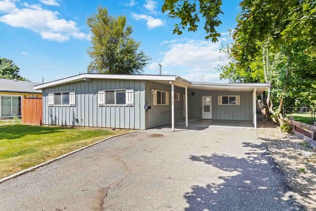 2008 Colorado Avenue Caldwell, ID House Active - Photo 1 of 33. Opens carousel modal