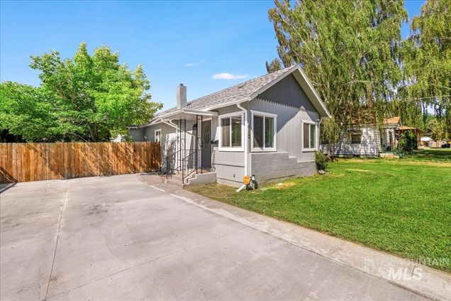 610 E 1st Ave Jerome, ID House Active - Photo 1 of 42. Opens carousel modal