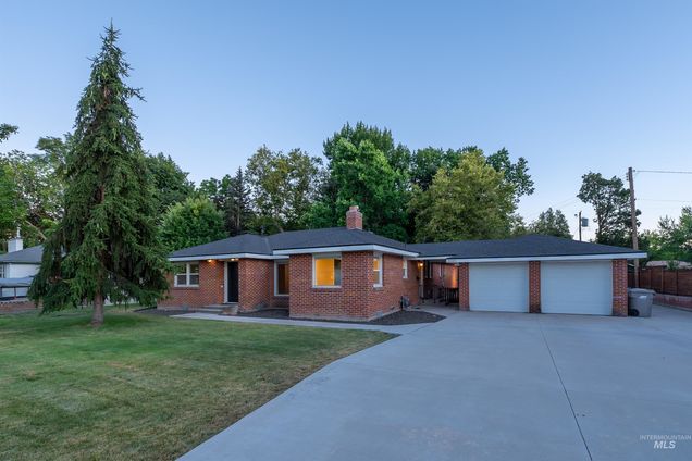3501 W Mountain View Dr.