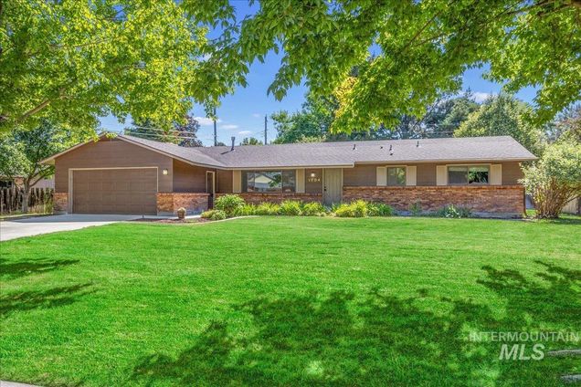 1704 S Gekeler Ln Boise, ID House Active - Photo 1 of 34. Opens carousel modal