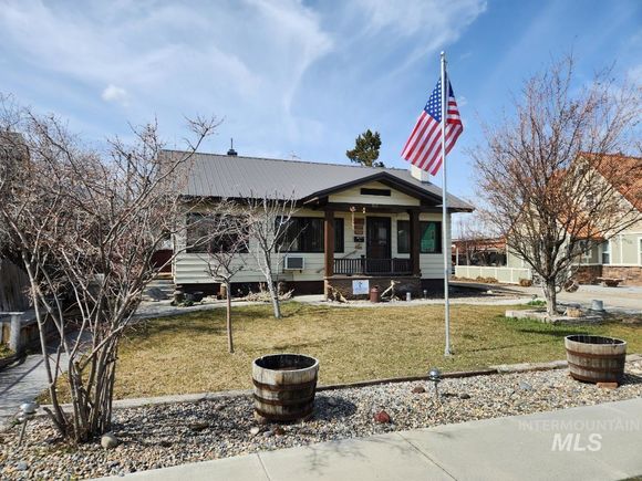 307 N 4th Street Nyssa, OR House Active - Photo 1 of 36. Opens carousel modal