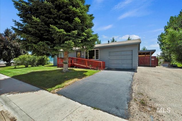 2601 E Denver