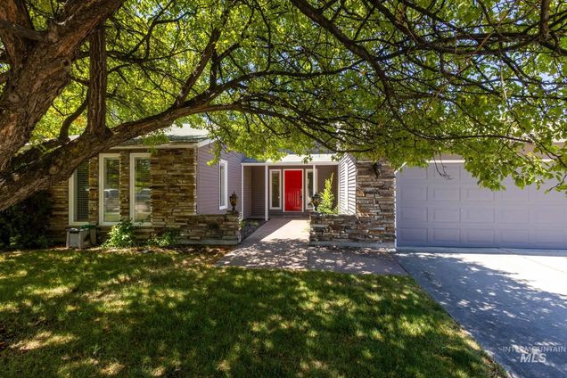 5109 S Council Bluffs Way
