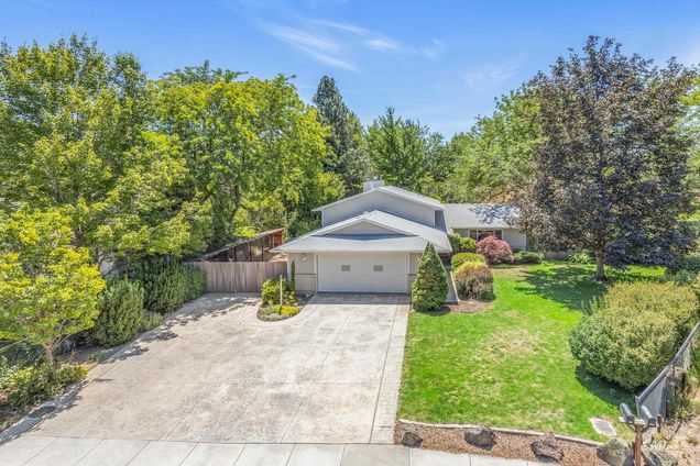 10305 W Calico Street