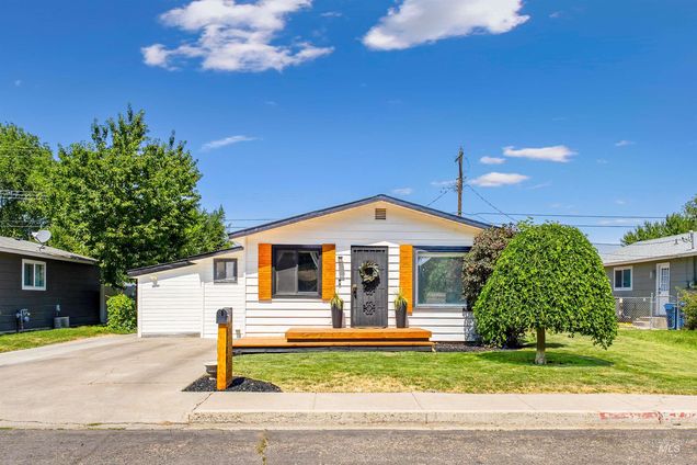 1300 E 5th St. N