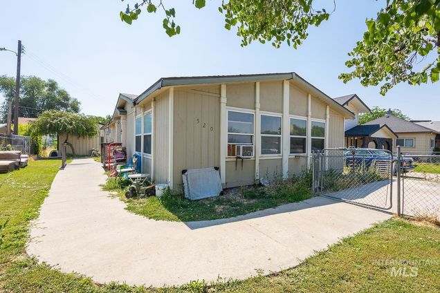 520 7th Ave N. Nampa, ID House Active - Photo 1 of 50. Opens carousel modal
