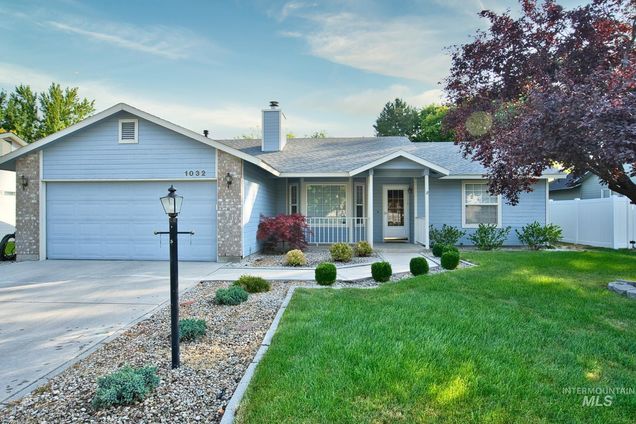 1032 W Egret Dr Meridian, ID House Active - Photo 1 of 30. Opens carousel modal