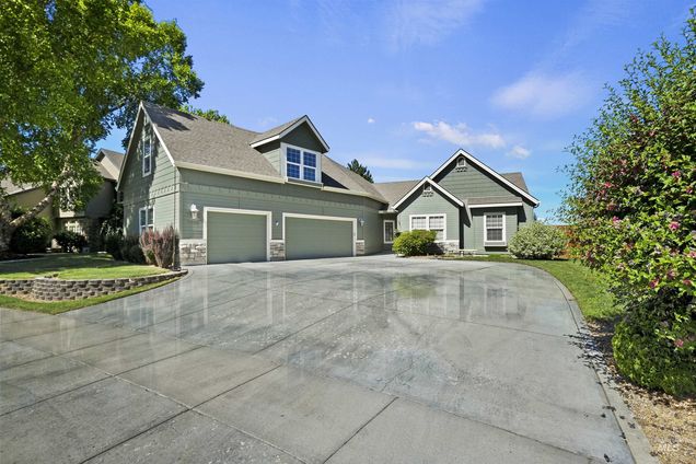 4991 N Blue Ash