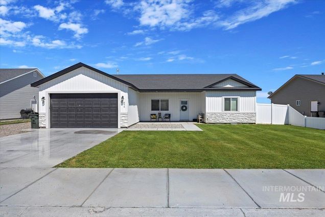 606 W Clark Paul, ID House Active - Photo 1 of 31. Opens carousel modal