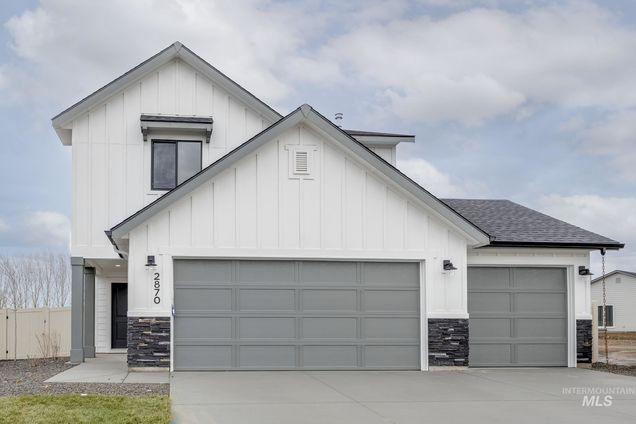 1129 W Bass River Dr