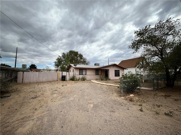 830 E Beverly Avenue Kingman, AZ House Active - Photo 1 of 28. Opens carousel modal