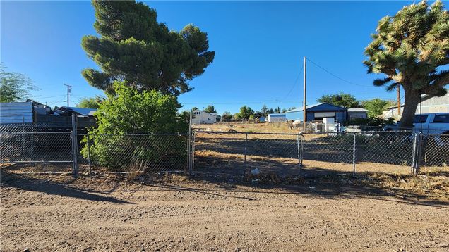 Lot 38 E Suffock Avenue Kingman, AZ Plot of land Active - Photo 1 of 4. Opens carousel modal
