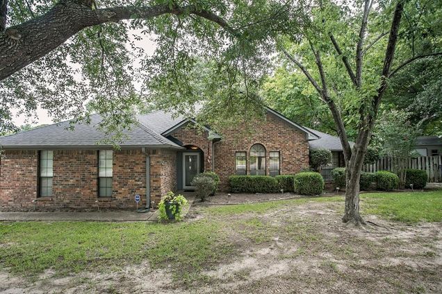 19233 Honeysuckle Flint, TX House Sold - Photo 1 of 1. Opens carousel modal