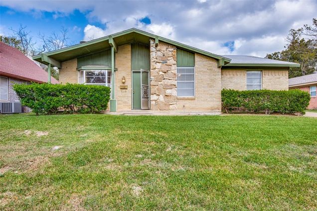 201 E Vilbig Street Irving, TX House Sold - Photo 1 of 1. Opens carousel modal