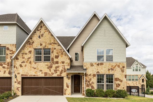 6724 Lost Star Lane Fort Worth, TX Townhouse Sold - Photo 1 of 1. Opens carousel modal