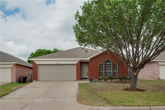 7201 Park Creek Circle E Fort Worth, TX House Sold - Photo 1 of 1. Opens carousel modal