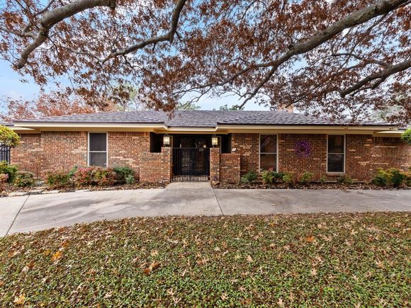 3829 Arborlawn Fort Worth, TX House Sold - Photo 1 of 1. Opens carousel modal
