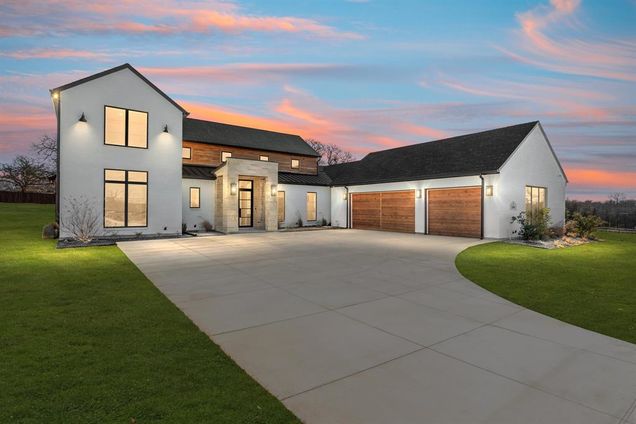 1004 Estancia Blvd Weatherford, TX House Sold - Photo 1 of 1. Opens carousel modal