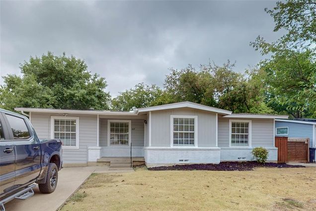 807 Kelly Terrace Arlington, TX House Sold - Photo 1 of 1. Opens carousel modal