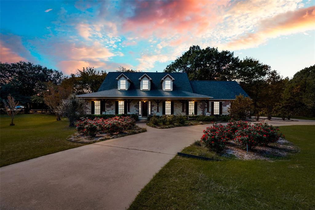 335 Meandering Way  